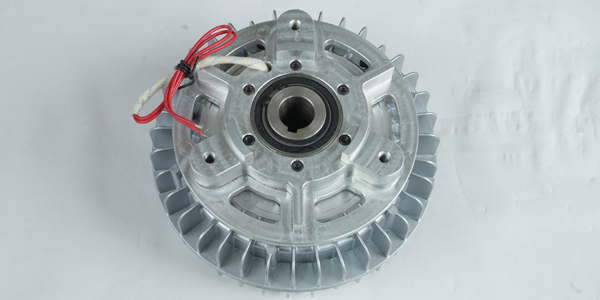 磁粉剎車器在自動(dòng)模切機(jī)中如何提升運(yùn)行效率？